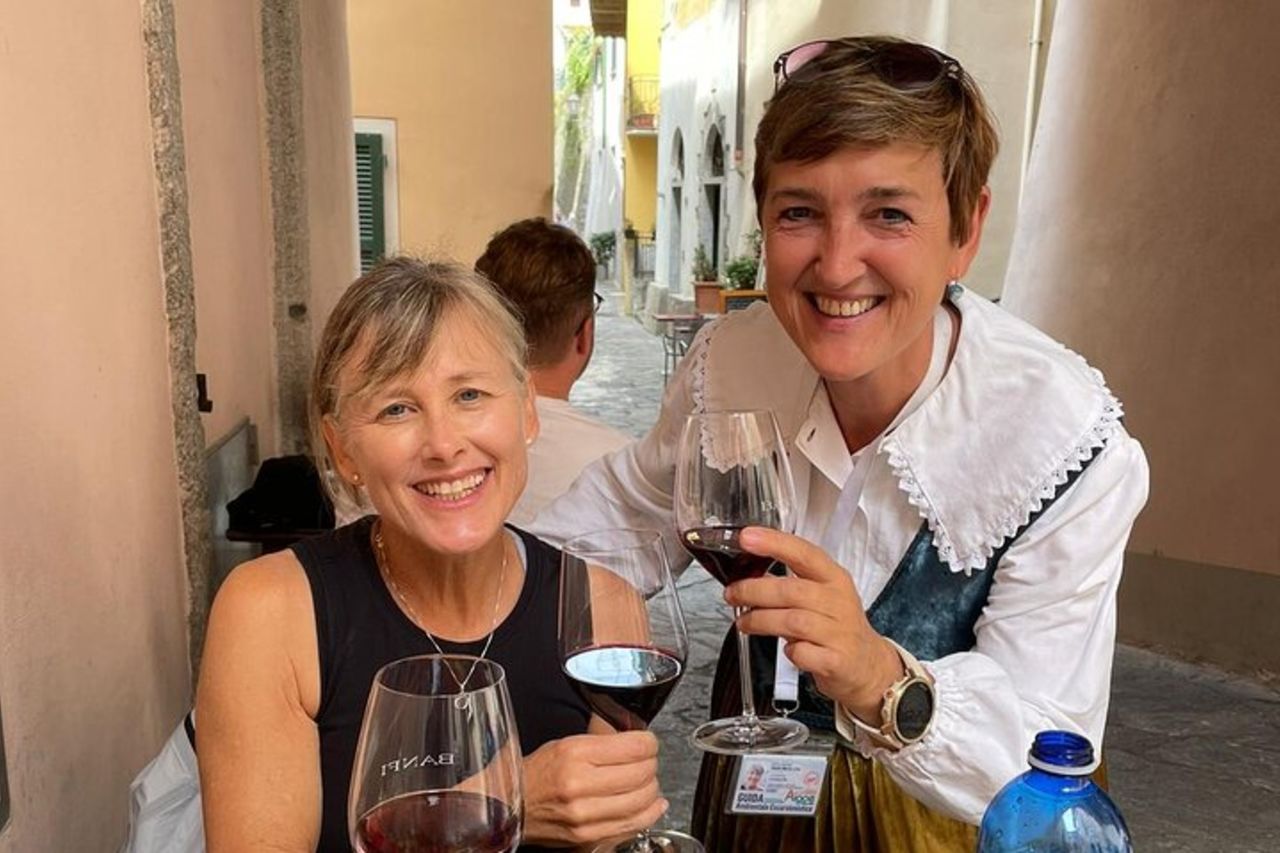 Varenna: tour guidato a piedi con degustazione di vini e cibi — 5