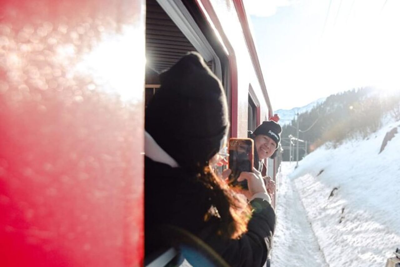 Treno panoramico intimo per piccoli gruppi Bernina UNESCO sulle Alpi svizzere — 4