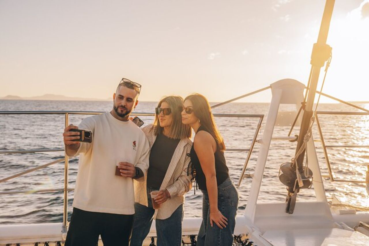 Crociera in barca a vela al tramonto con i delfini di 2 ore con drink — 4
