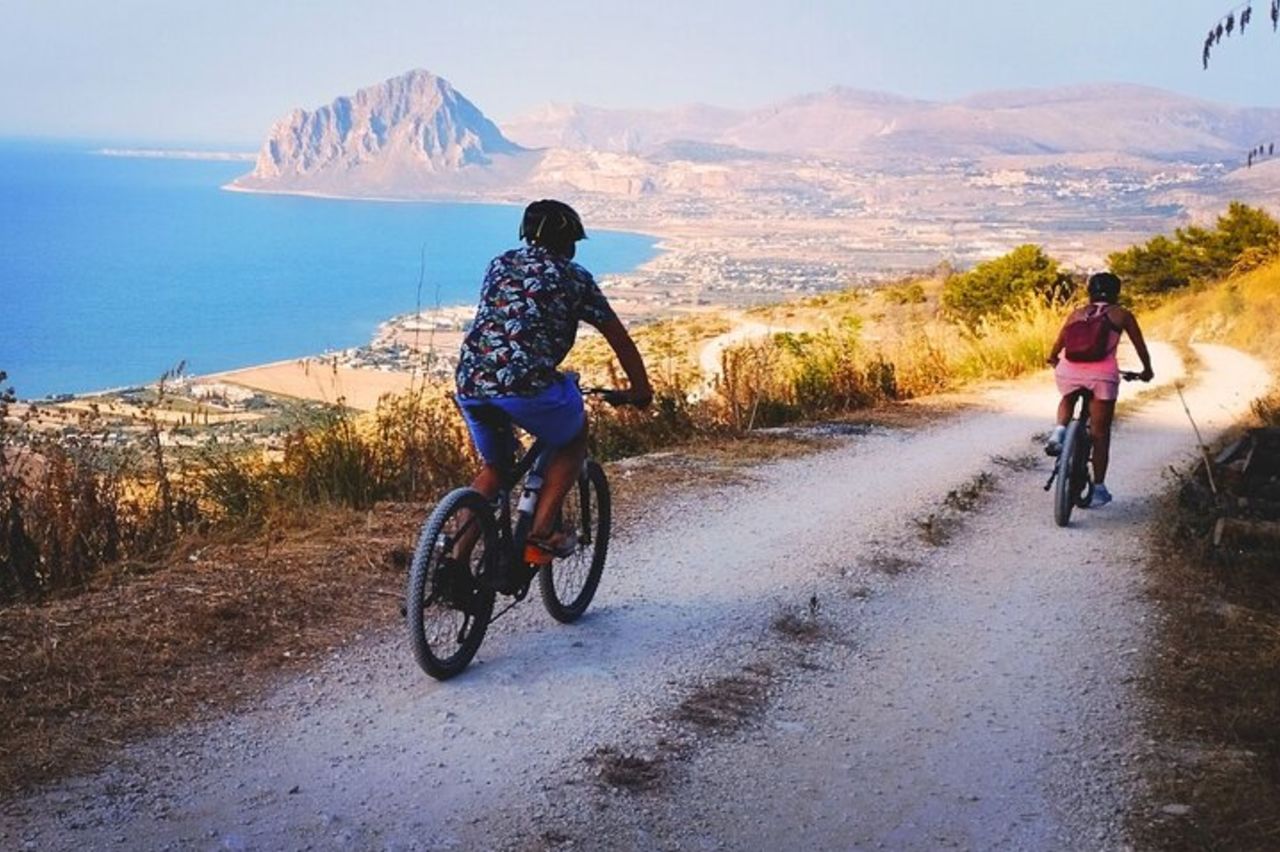 Tour in Ebike nel Borgo di Erice da Trapani
