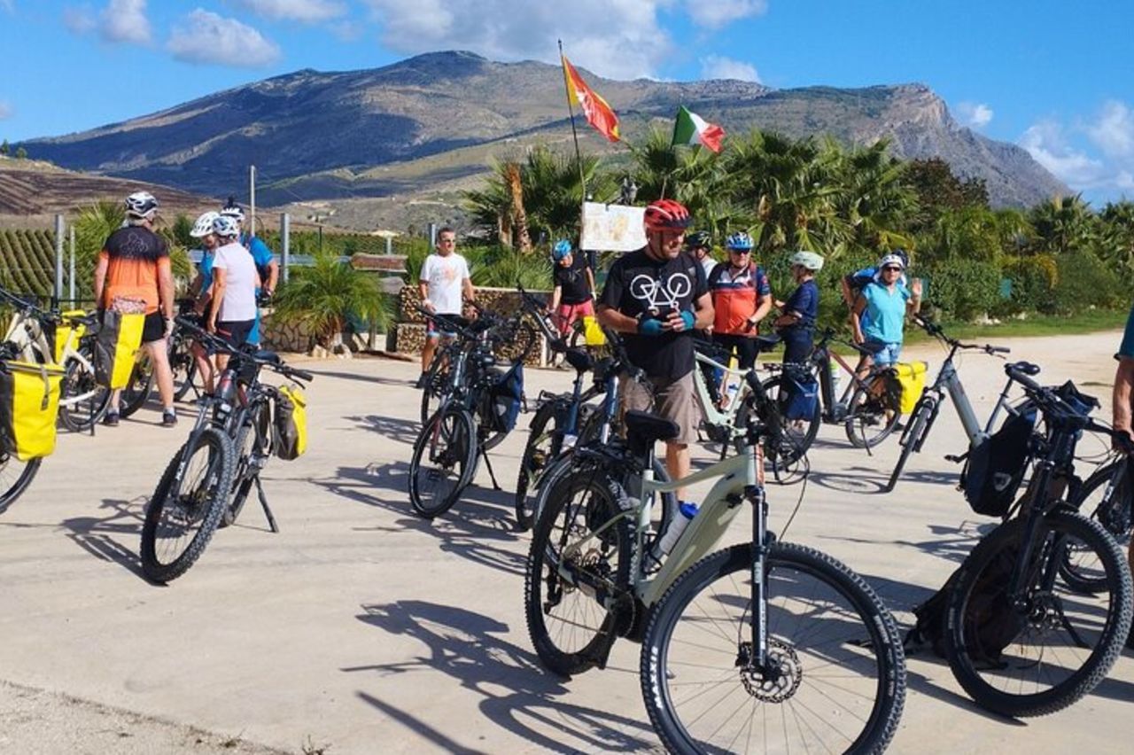 Tour in Ebike nel Borgo di Erice da Trapani — 2