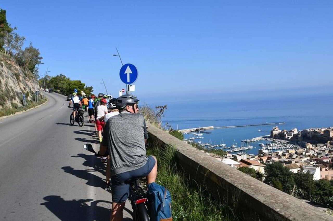 Tour in Ebike nel Borgo di Erice da Trapani — 3