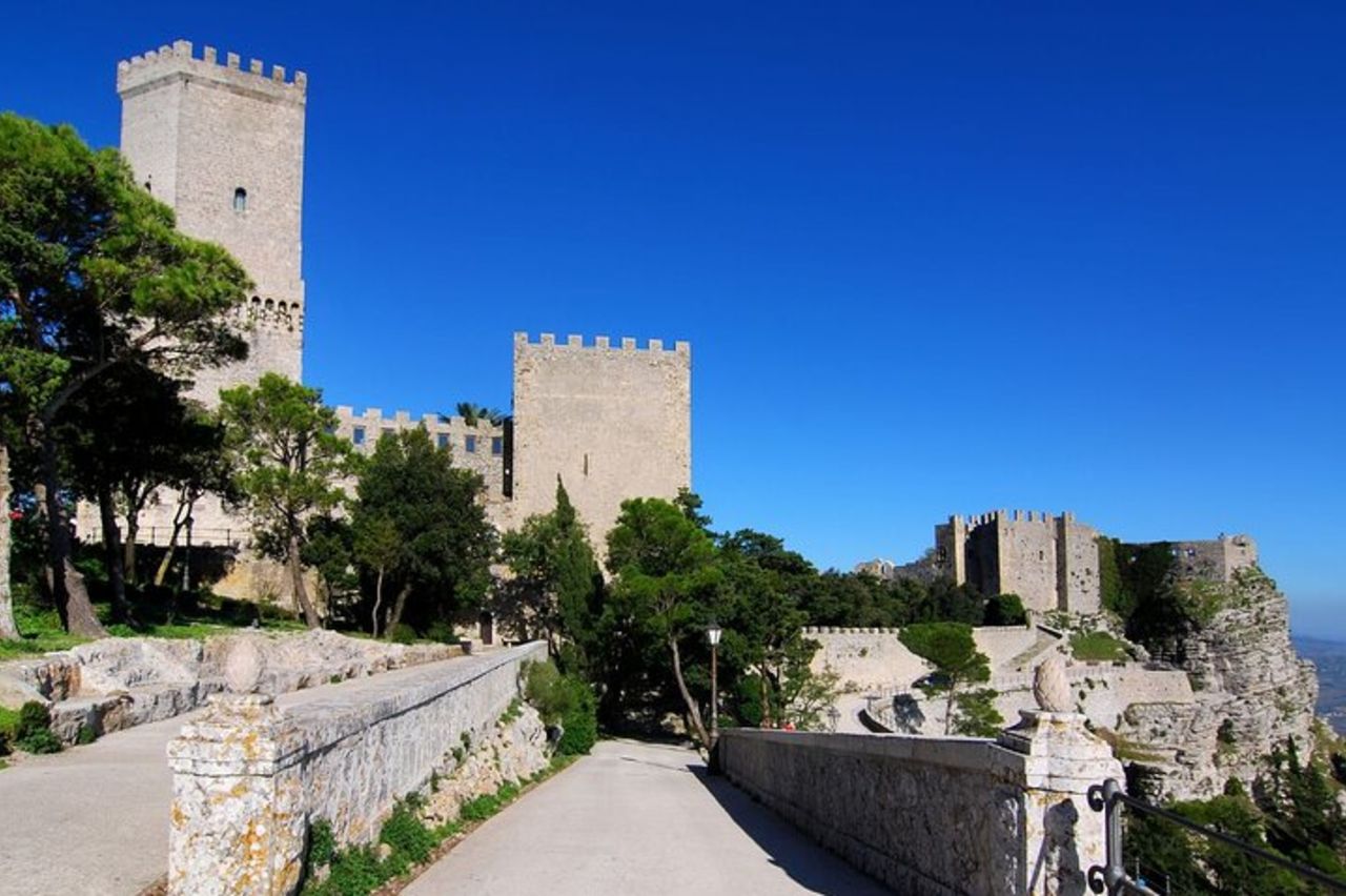 Tour in Ebike nel Borgo di Erice da Trapani — 7