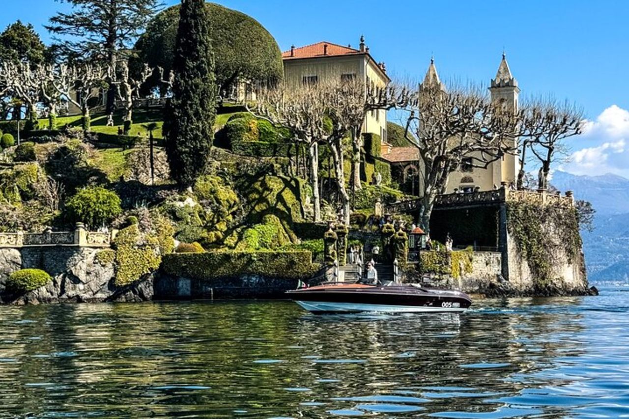 1H - 4H Tour Privato in Barca sul Lago di Como 6 pax — 6