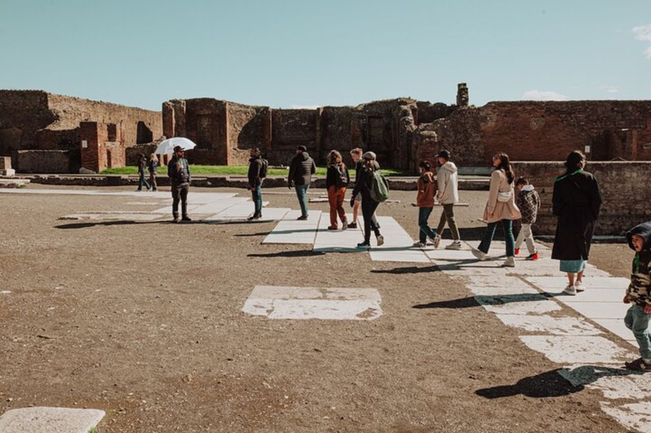 Tour di Pompei in un piccolo gruppo con un Archeologo — 6