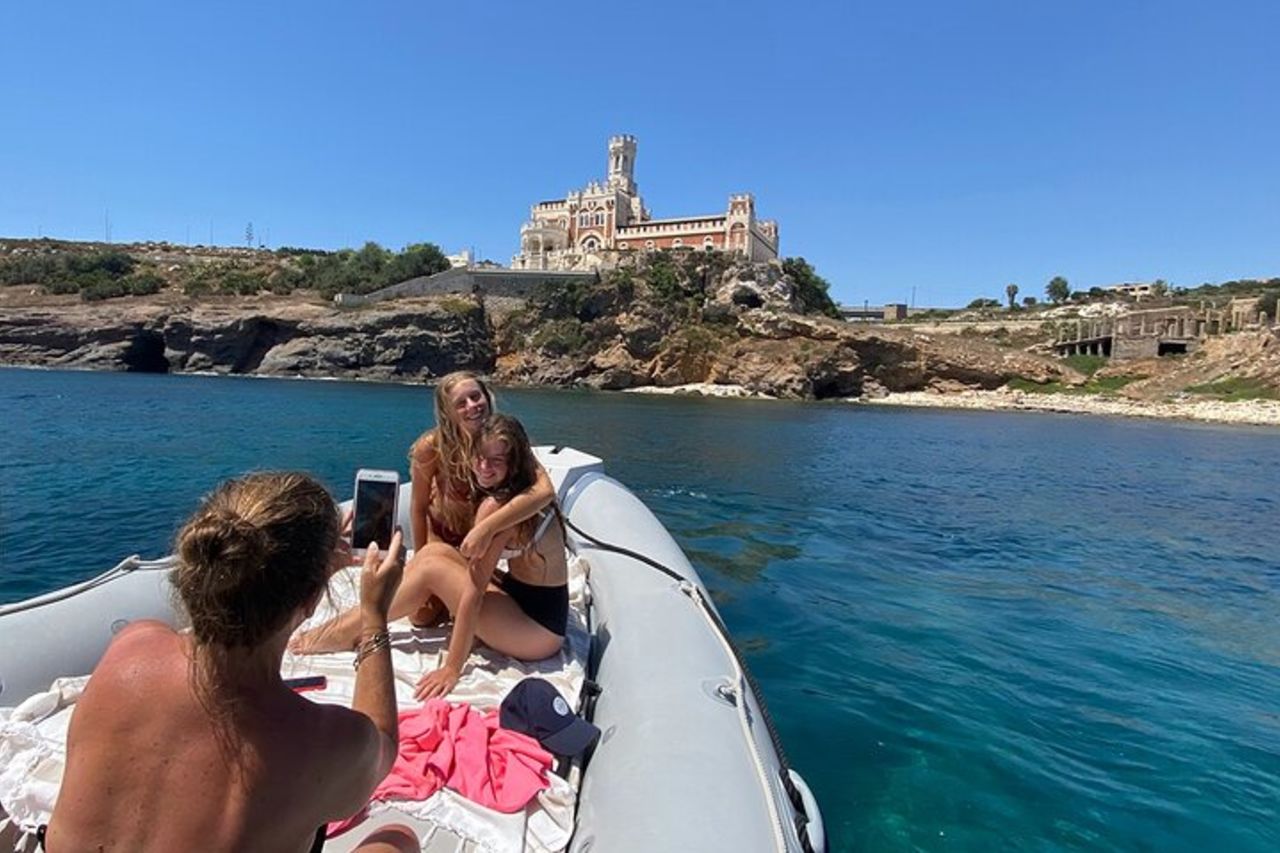 Syracuse: Giornata intera in barca privata a Capopassero con aperitivo. — 6