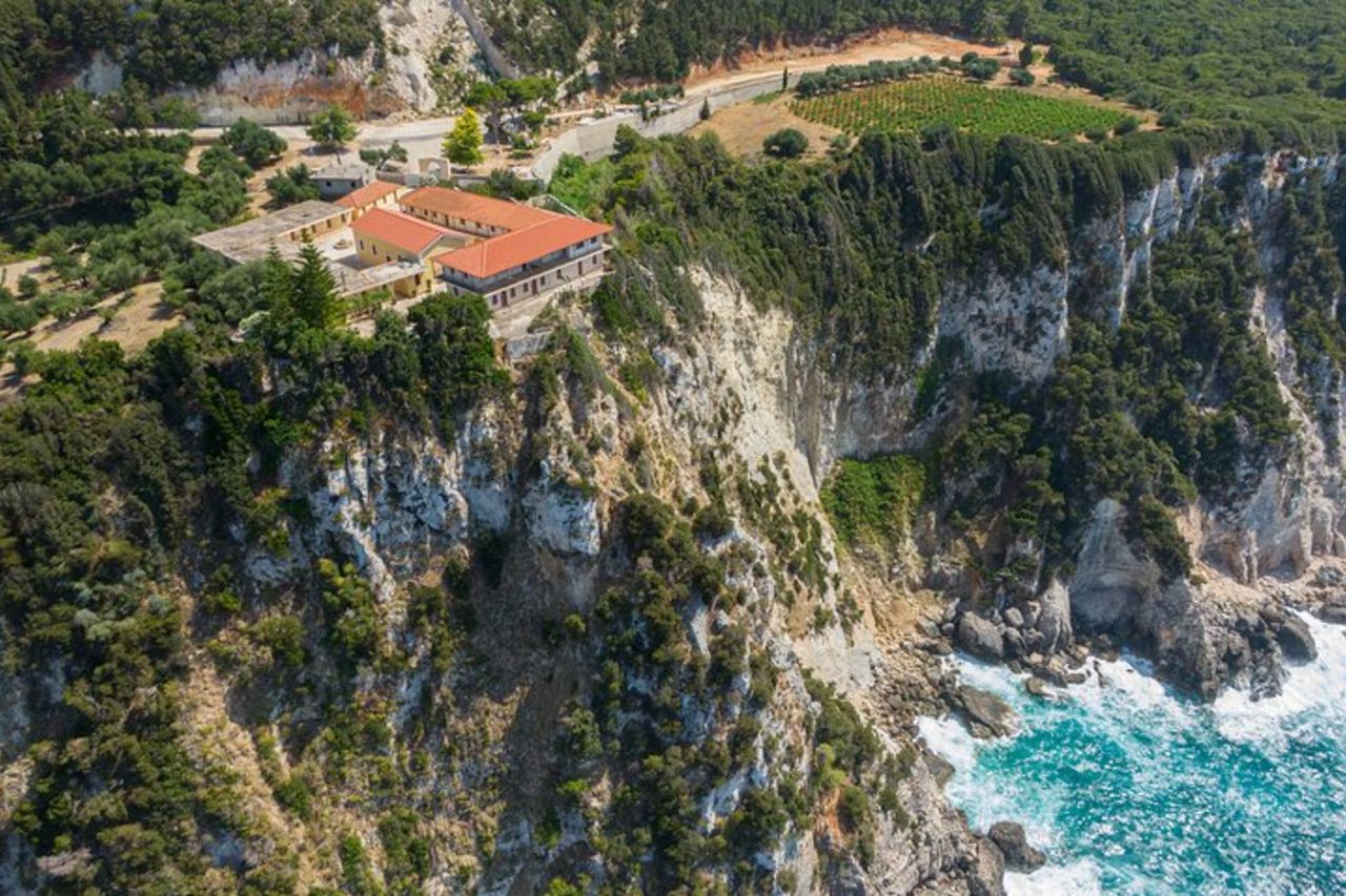 Cefalonia : Myrtos, Monastero e degustazione di vini di Robola — 3