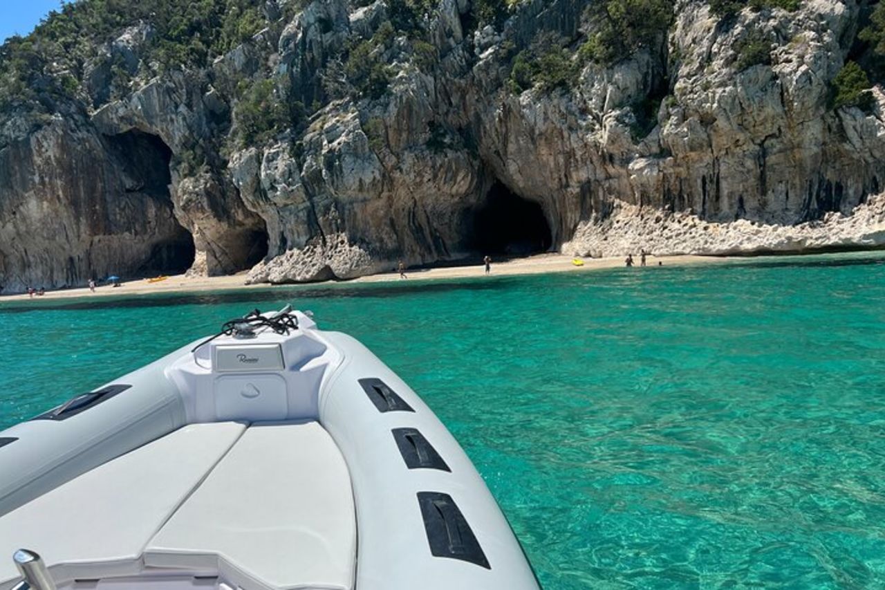 Tour Privato in Gommone della Costa di Baunei — 3