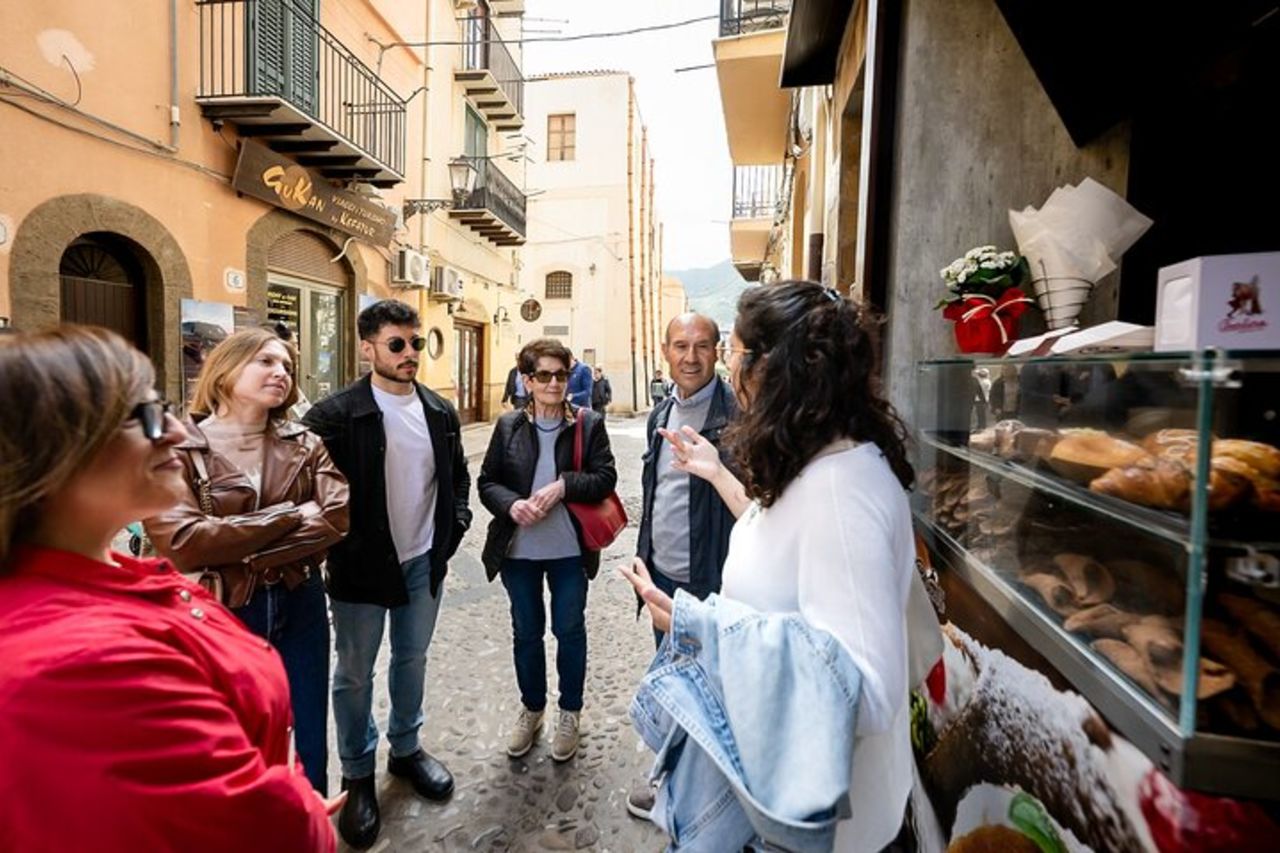 Tour Enogastronomico e Culturale di Cefalù con Guida Autorizzata — 6
