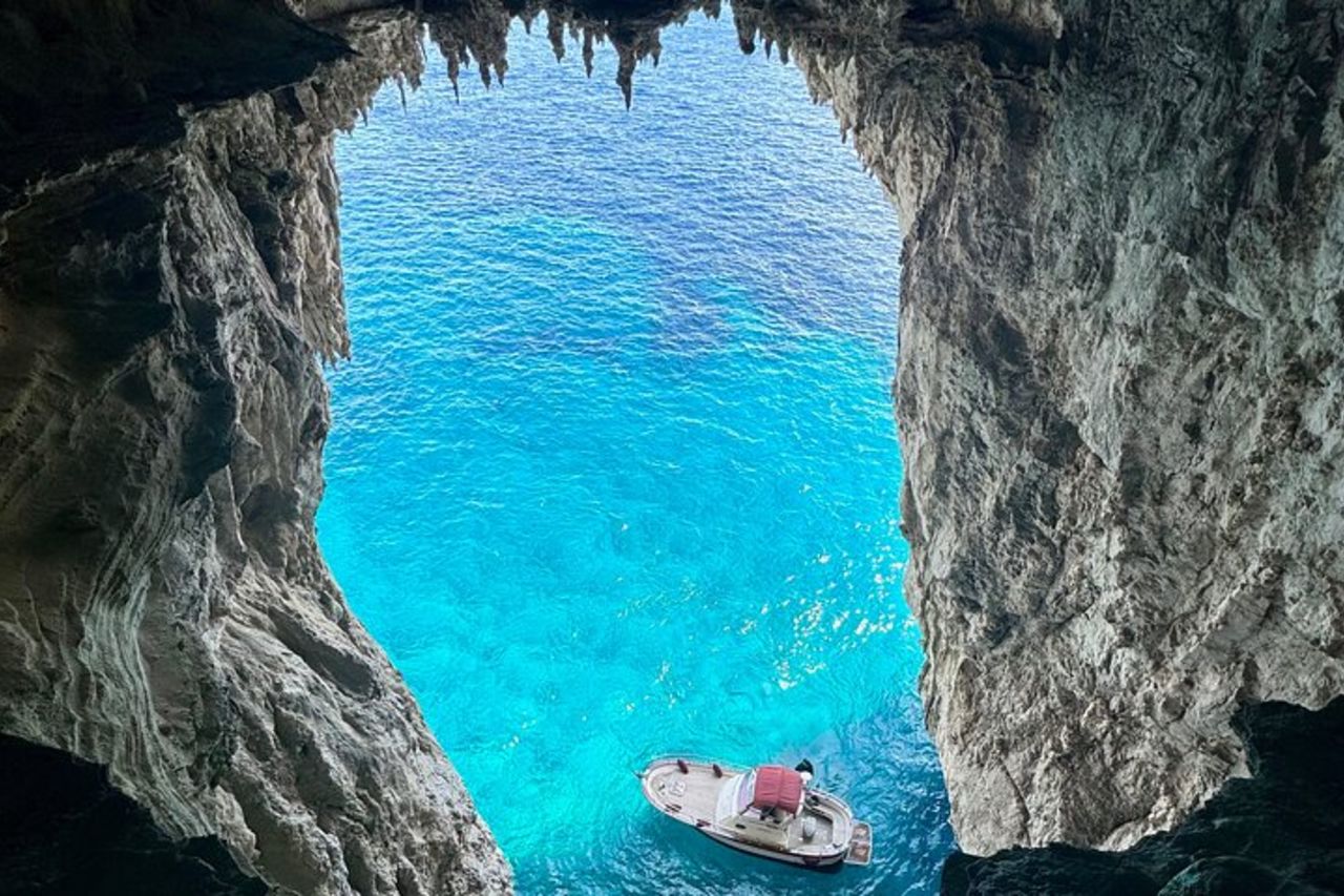 Tour Privato in Barca di 3 ore nell'isola di Capri — 4