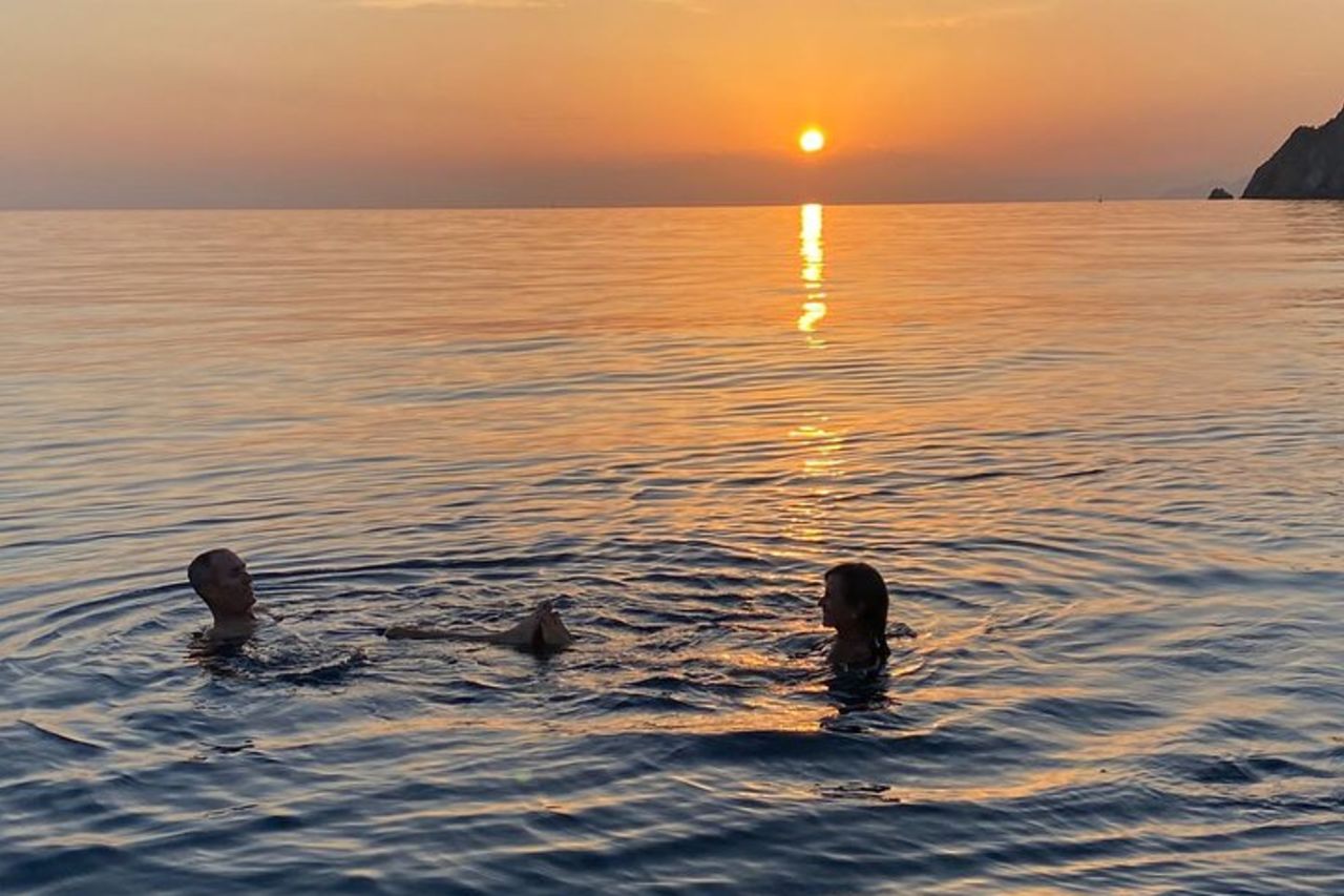 Tour in barca al tramonto delle Cinque Terre per piccoli gruppi con prosecco e nuoto — 2