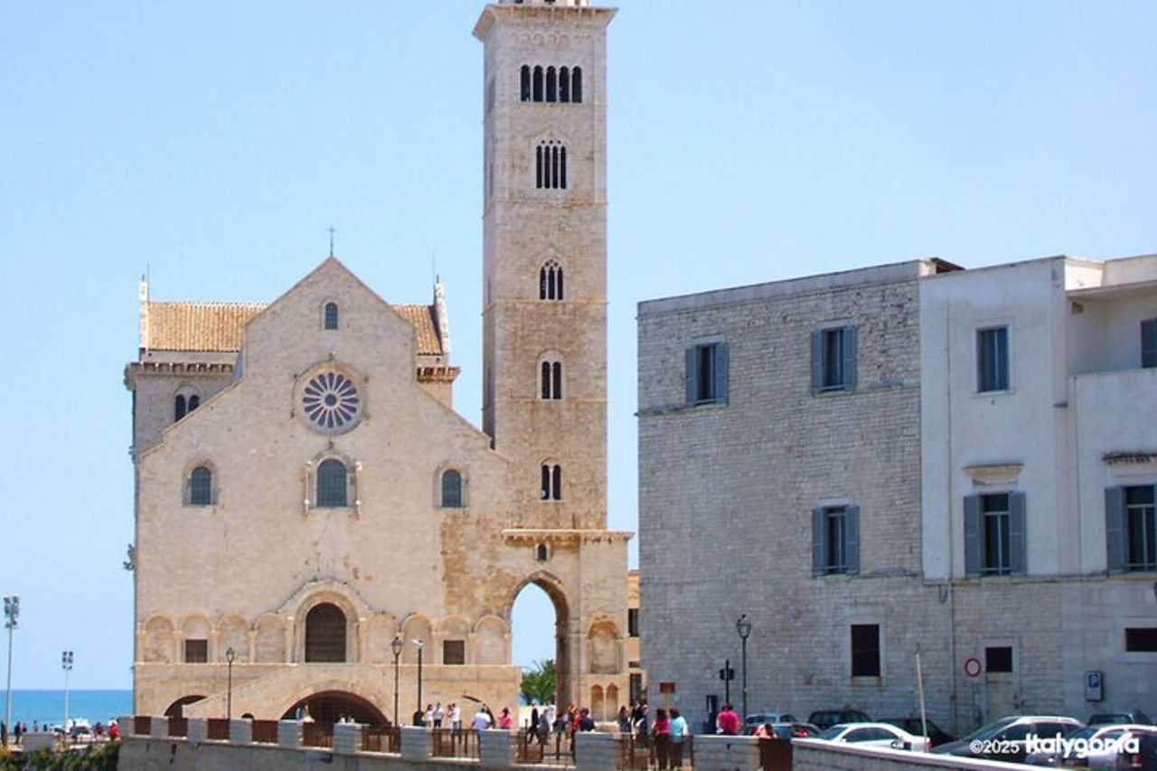 Tour privato di TRANI con degustazione esclusiva di panino — 3