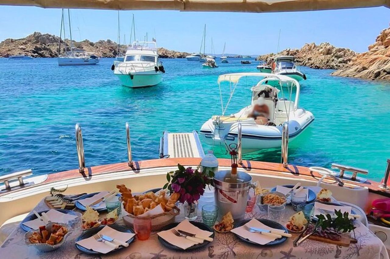 Tour della Corsica del Sud in motoscafo di legno con pranzo da Palau — 9