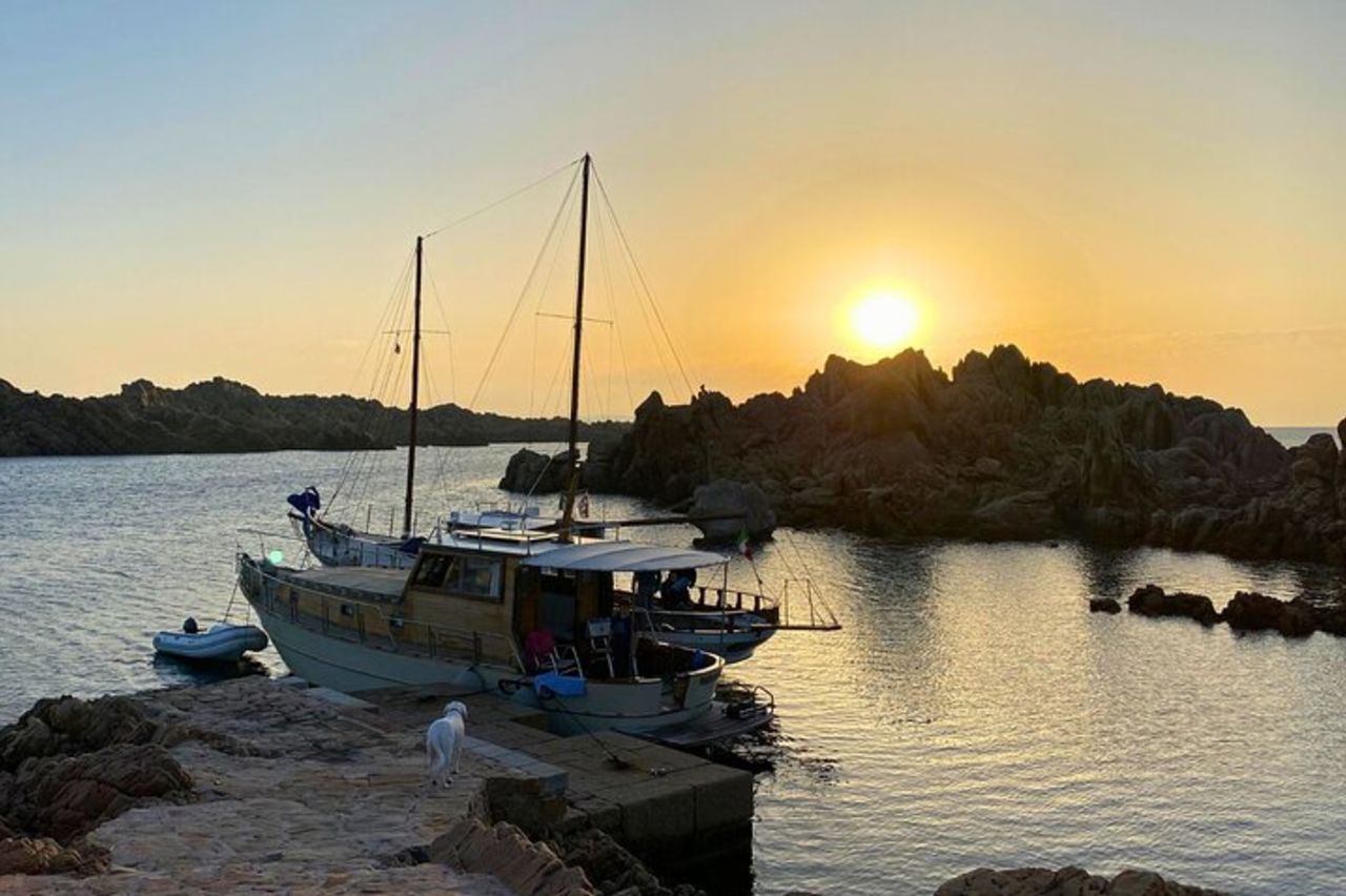 Palau o La Maddalena: tour privato in barca nell'arcipelago