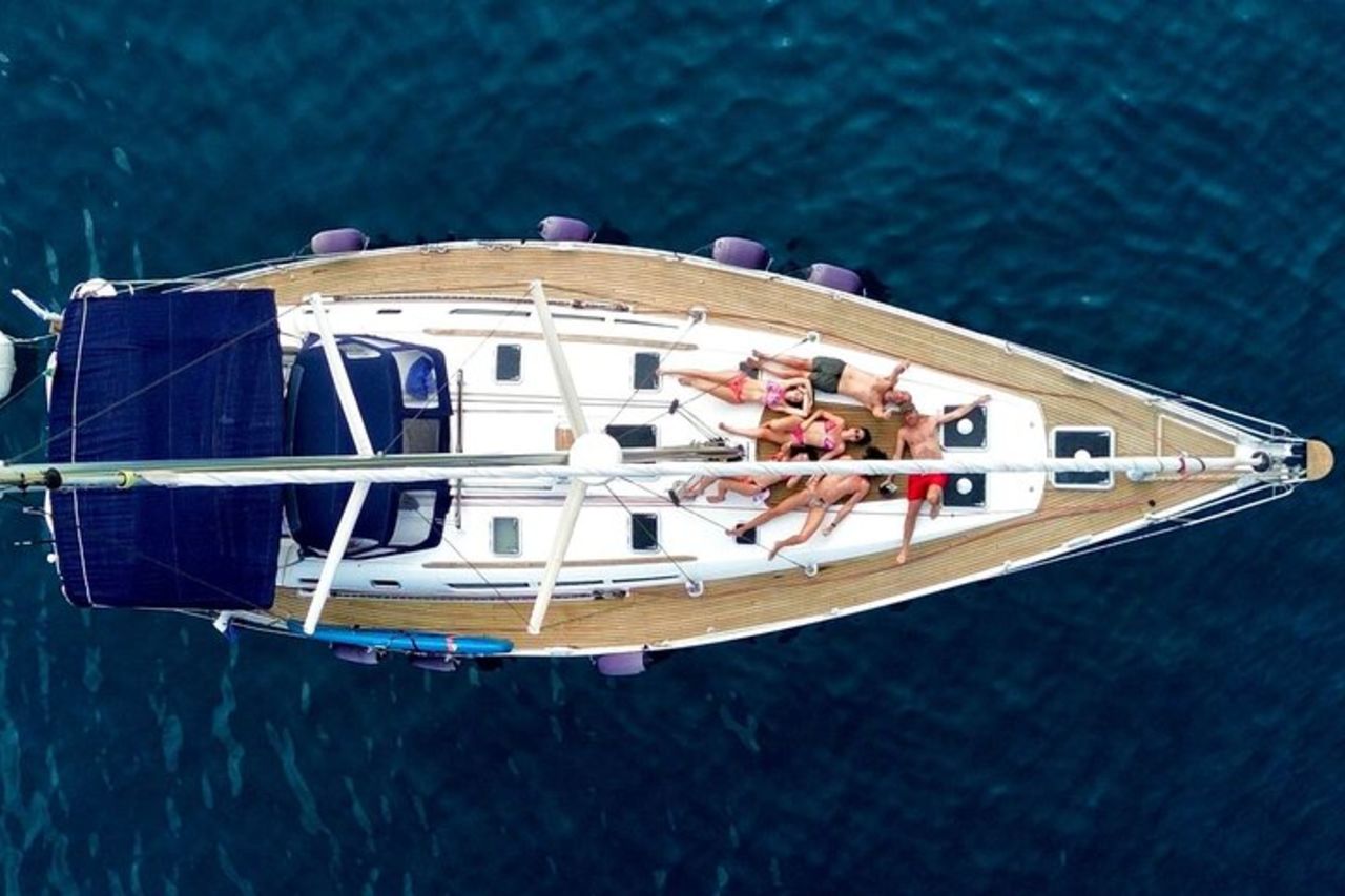Arbatax: Tour in barca a vela di 1 giorno nel Golfo di Orosei