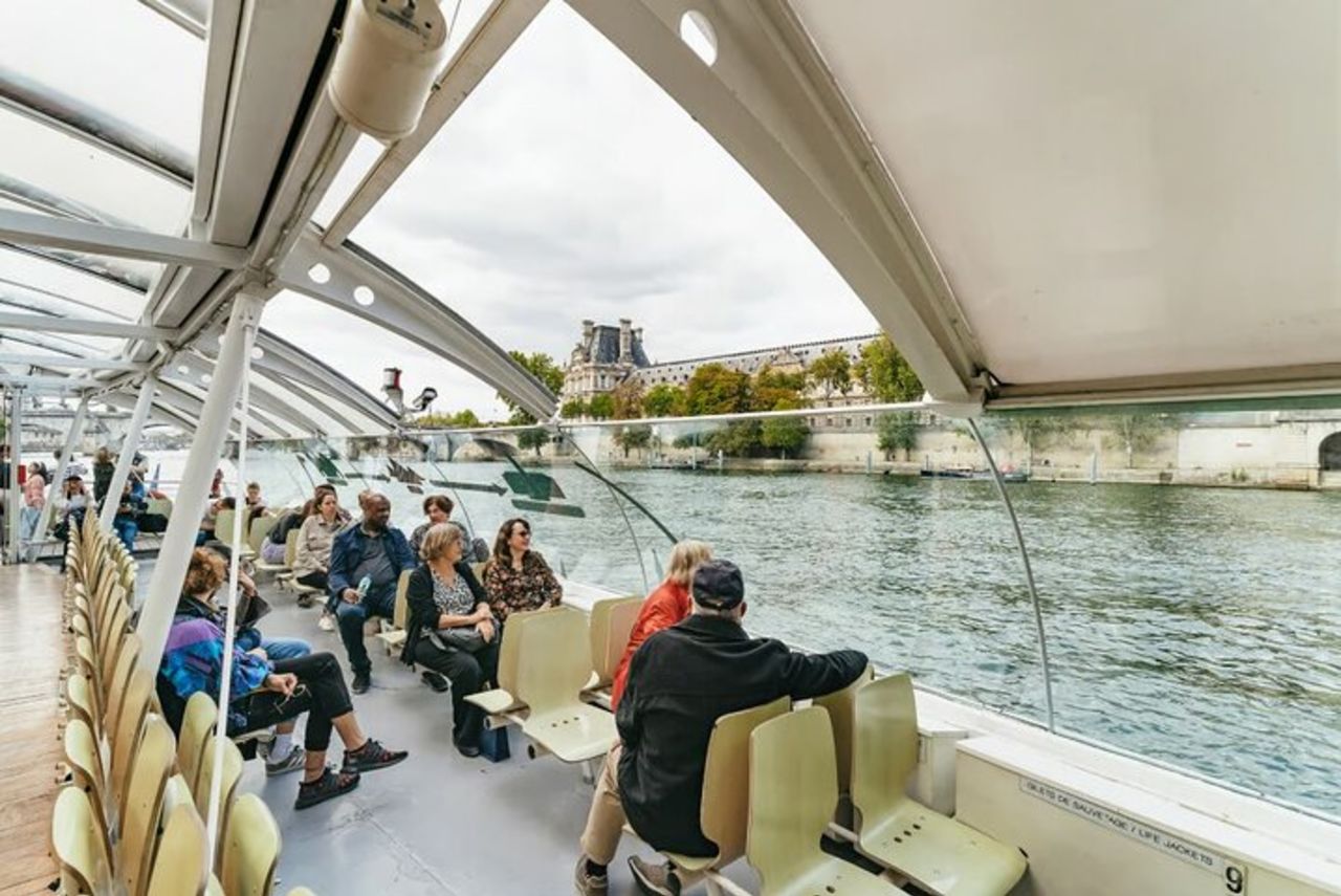 Crociera turistica Hop-On Hop-Off sul fiume Senna di Parigi con Batobus