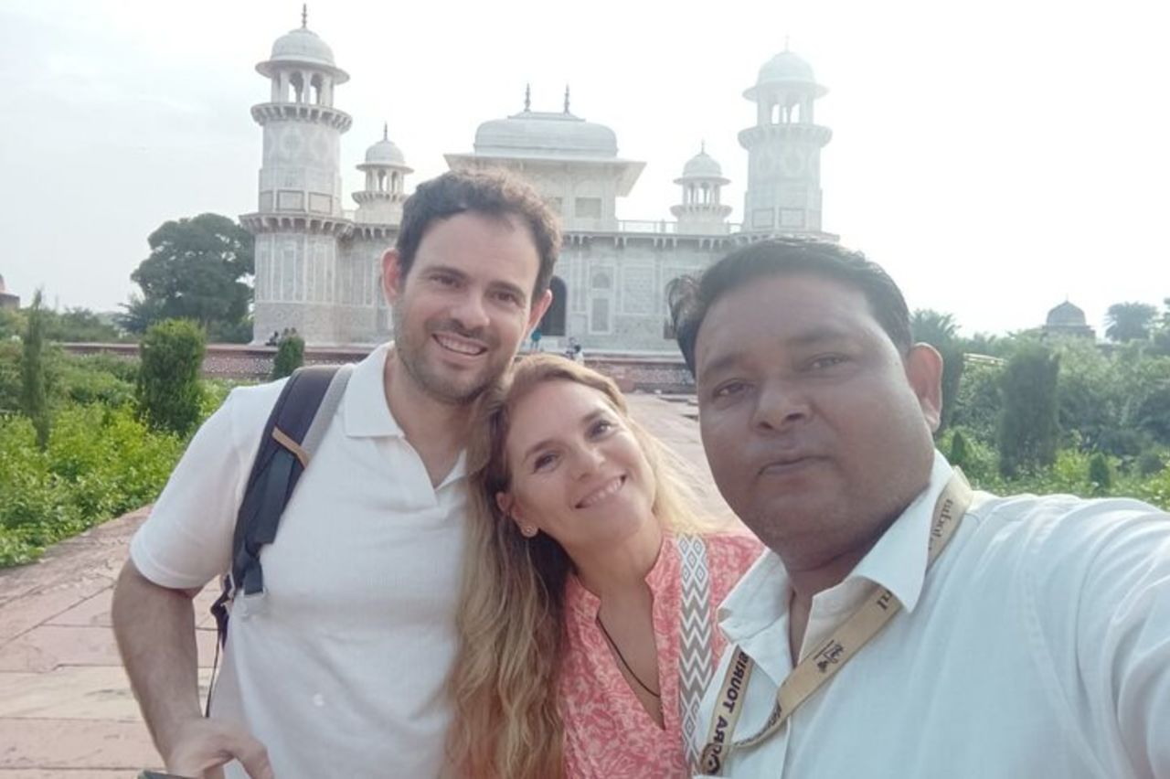 Tour salta fila del Taj Mahal e di Agra in auto — 9