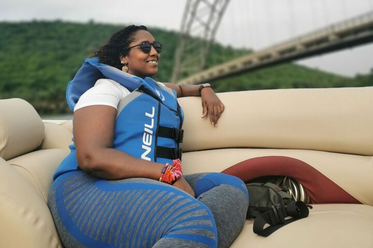 Safari sulle colline sciite e tour di un giorno in barca Akosombo — 8