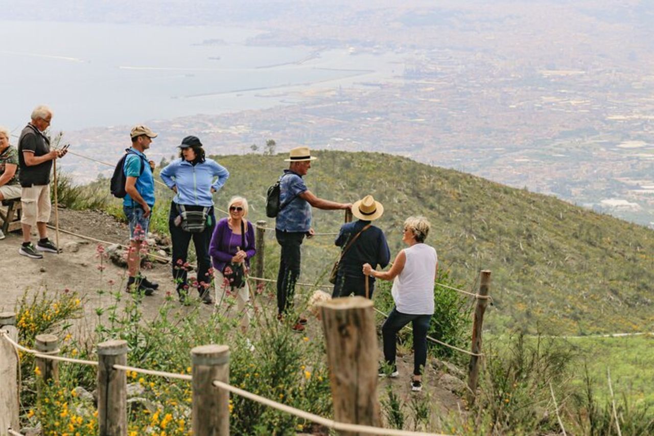 Pompei e Vesuvio: intera giornata da Napoli — 7
