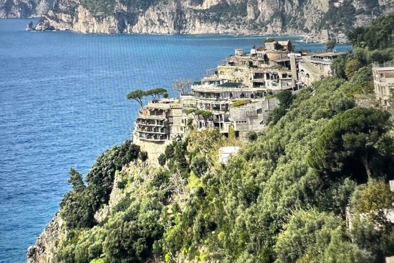 Tour di un giorno in Costiera Amalfitana da Sorrento con pranzo leggero e vino — 6