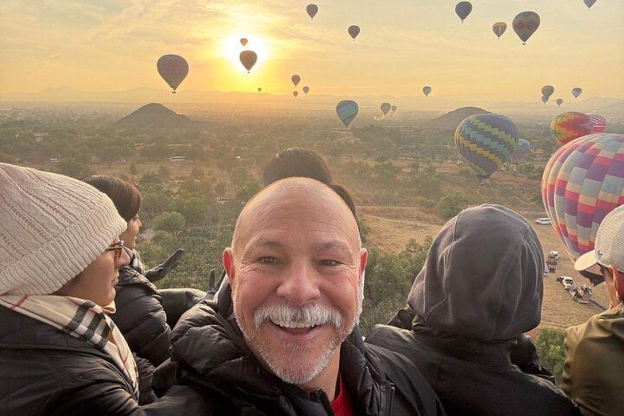 Volo in mongolfiera + Colazione in una grotta naturale + Prelievo a Città del Messico + Tour — 8