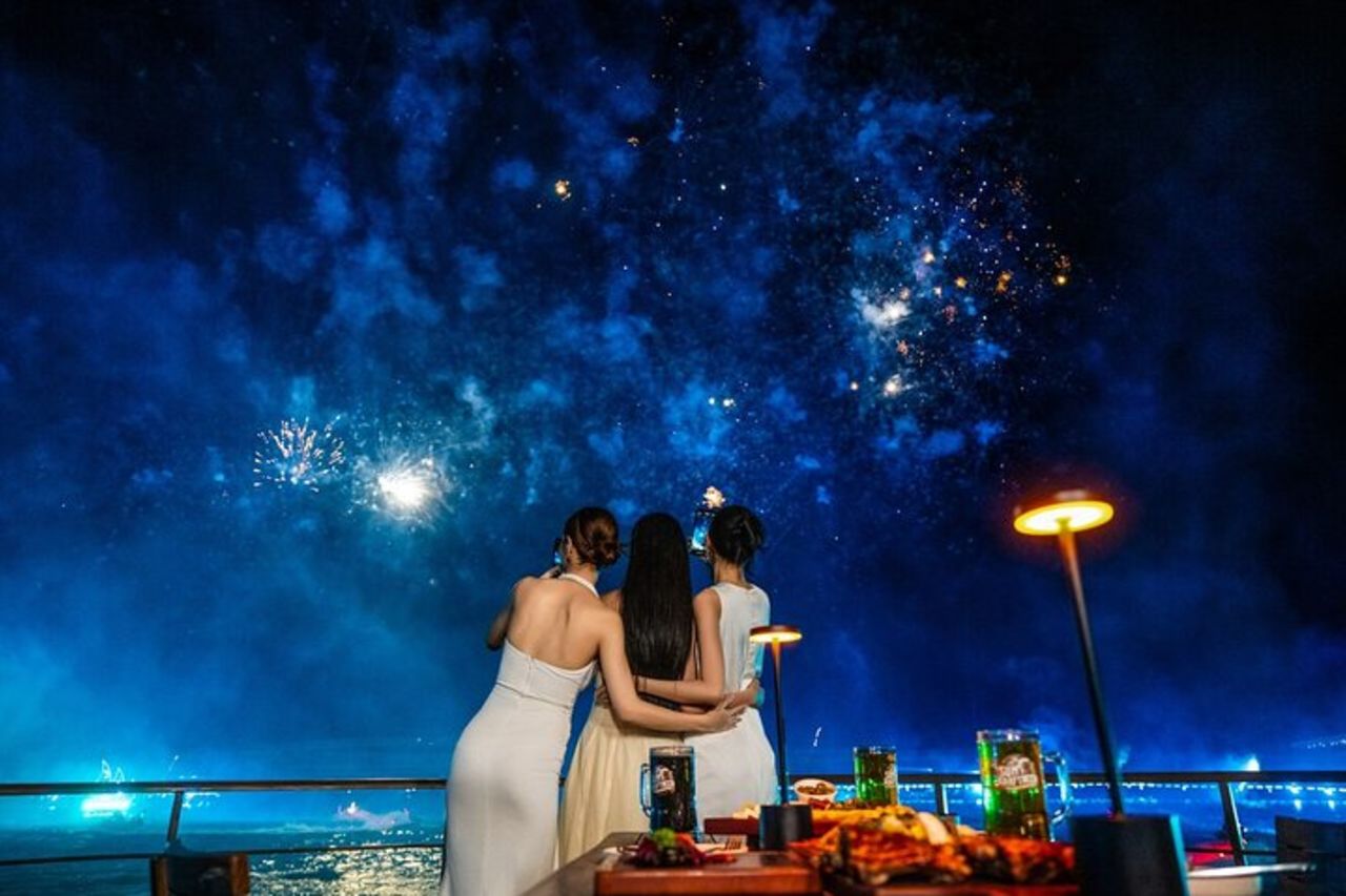 Cena romantica con spettacolo sinfonico e fuochi d'artificio Bacio del Mare — 3
