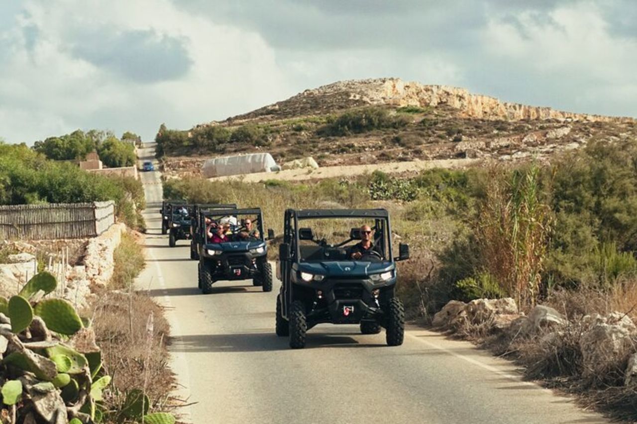 Tour UTV di un'intera giornata con barca privata a Gozo e ritorno