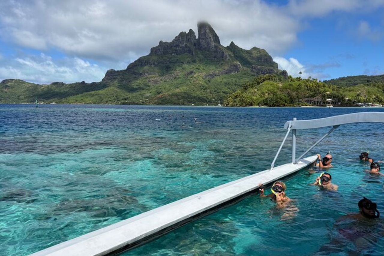 Snorkeling con le razze di squali e scoperta della perla nera a Bora Bora — 6