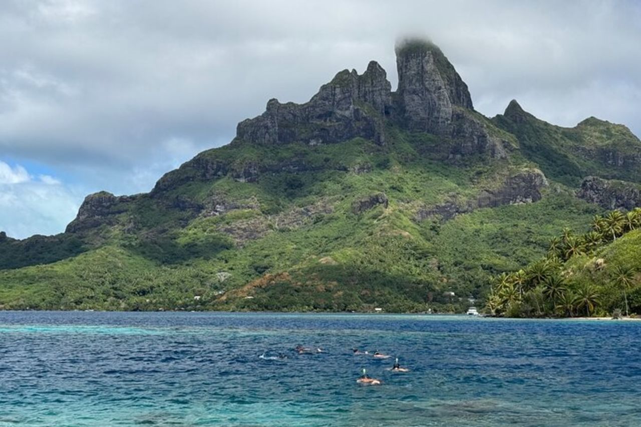 Snorkeling con le razze di squali e scoperta della perla nera a Bora Bora — 7