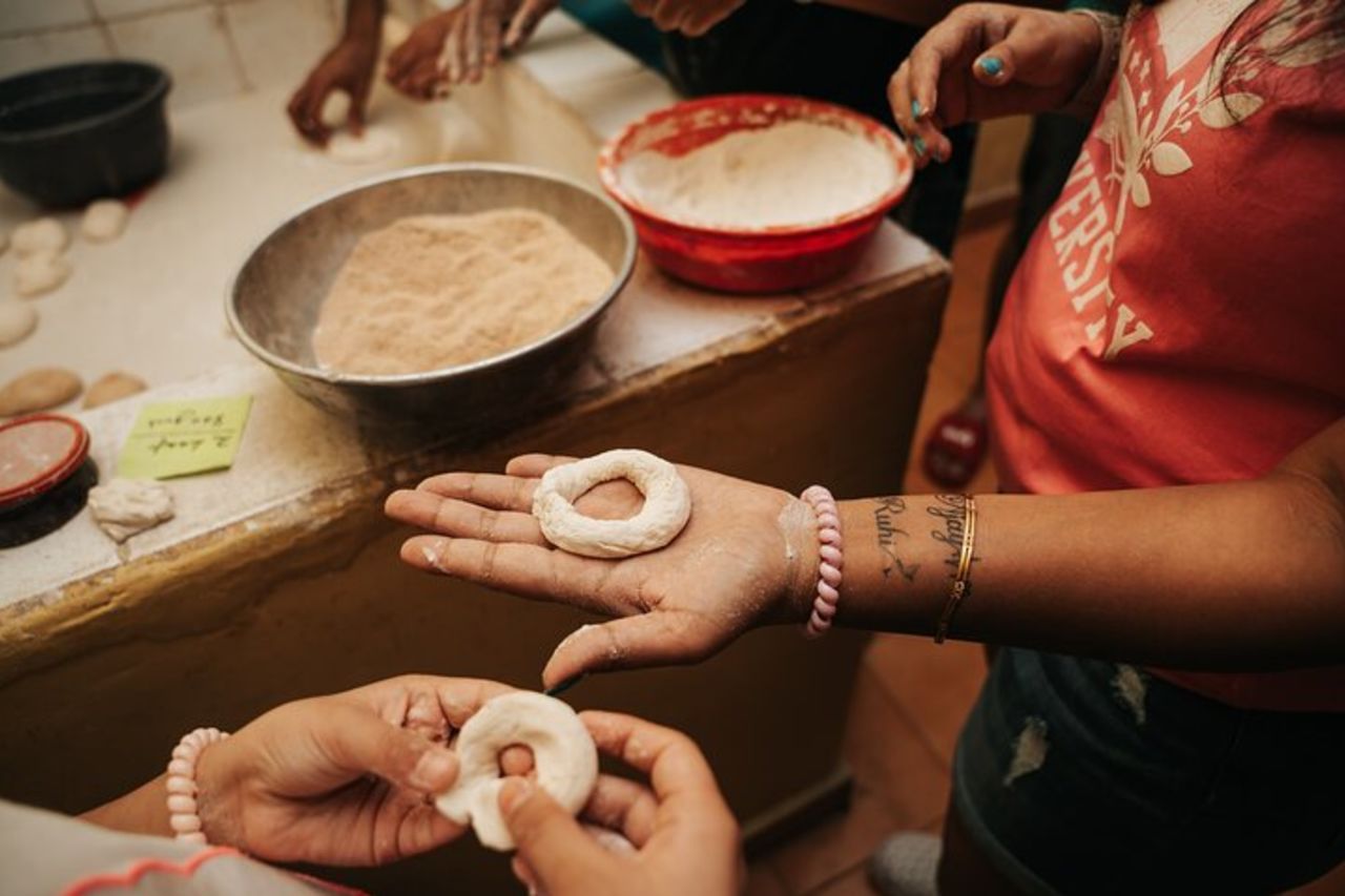 Cuocere il pane con 80 anni Fornaio a Majorda — 4