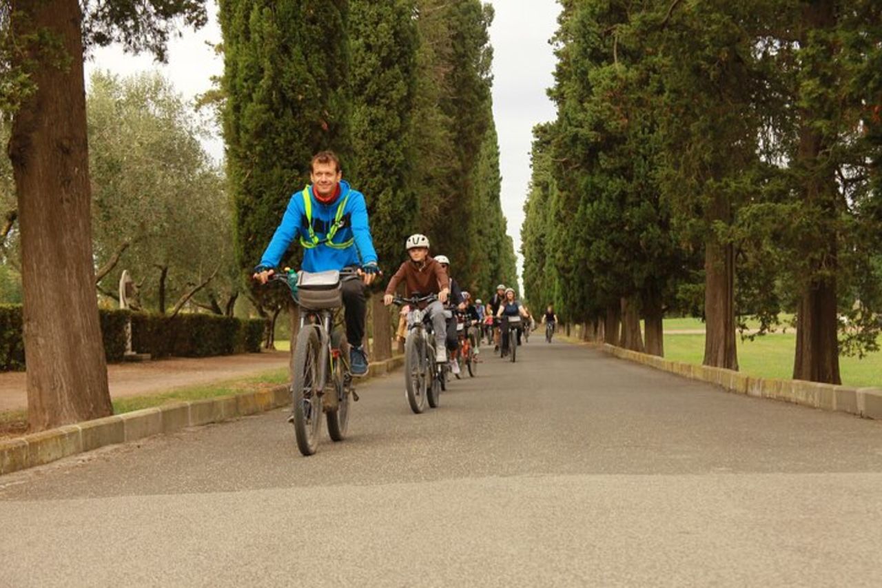 Tour in bicicletta degli acquedotti della Via Appia (Catacombe e opzione pranzo) — 2