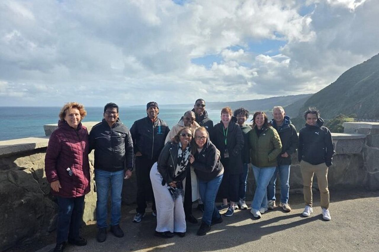 Great Ocean Road Tour Reverse–LTD GRP-DLUX Mini Bus Hotel Pickup — 8