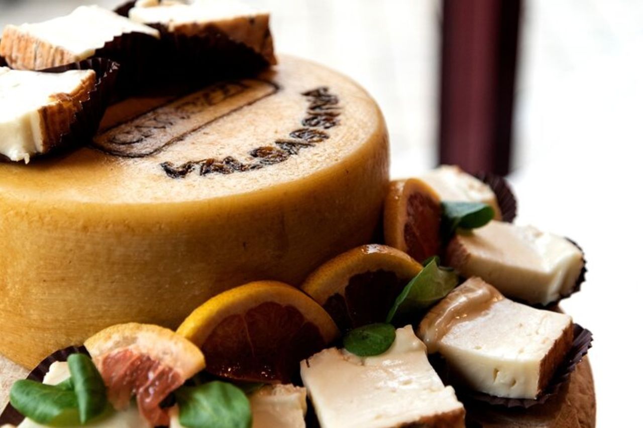 Visita il caseificio con degustazione di formaggi con trasporto in autobus