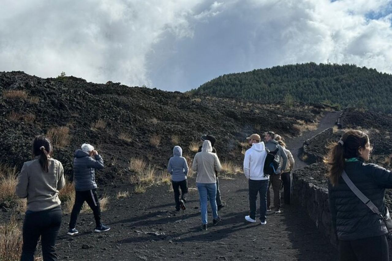 Catania : tour mattutino in jeep dell'Etna e delle grotte di lava — 3