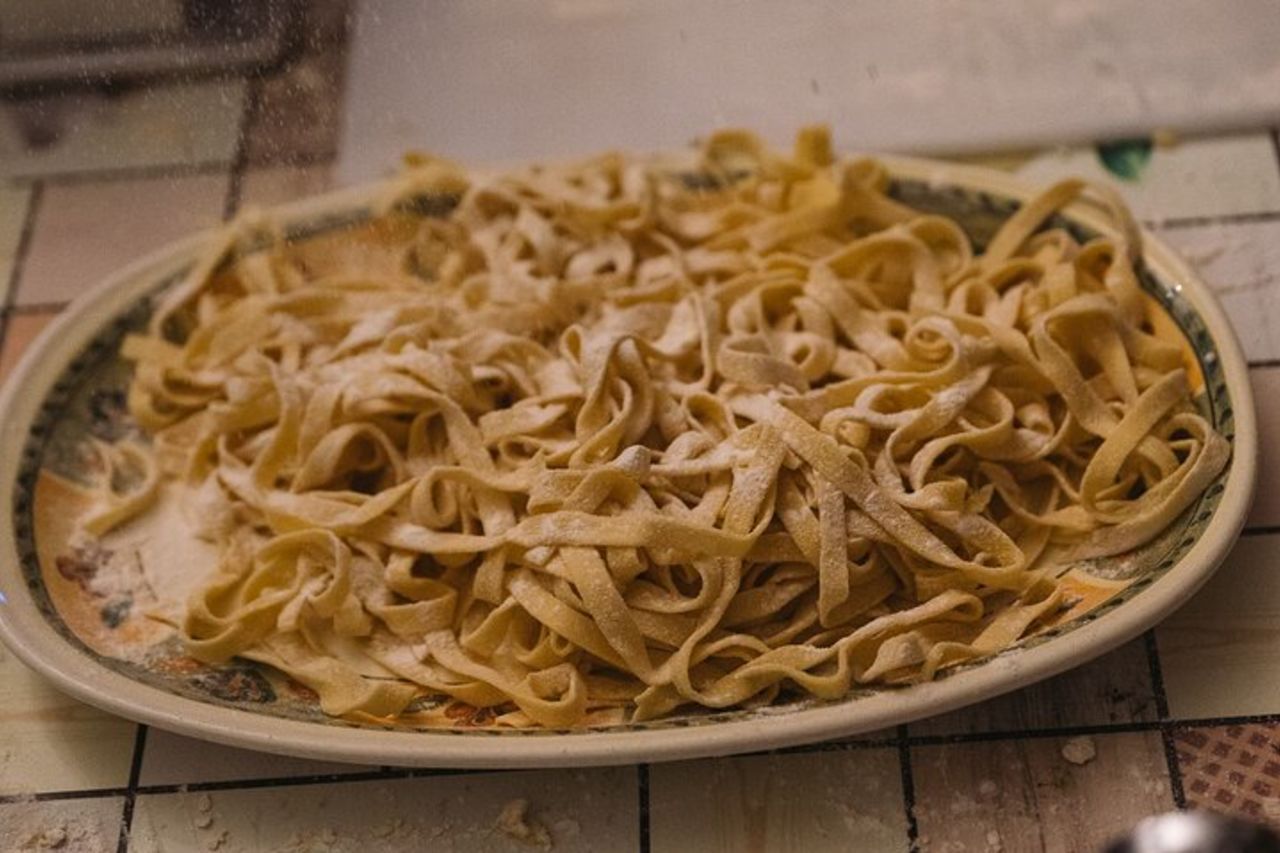 Milano: Corso di Cucina per Piccoli Gruppi Pasta e Tiramisù con Vino — 7