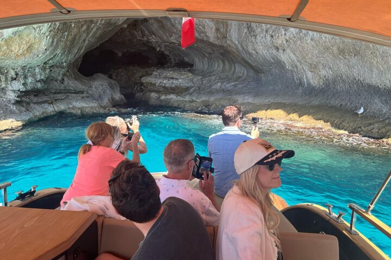 Visita alla Grotta Azzurra e tour semi-privato in barca a Capri — 8