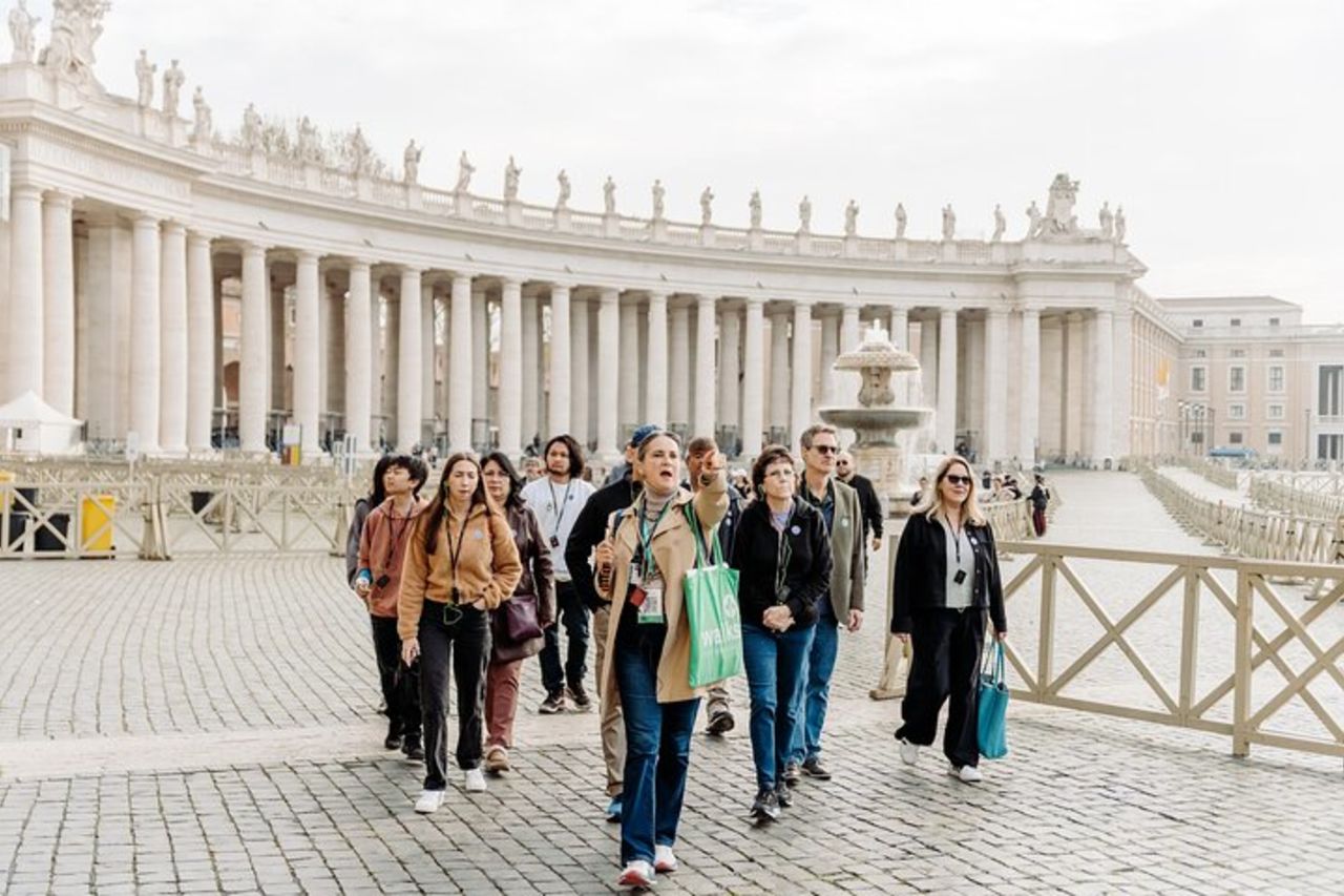 Tour di accesso prioritario alla Basilica di San Pietro con cupola e cripta — 3