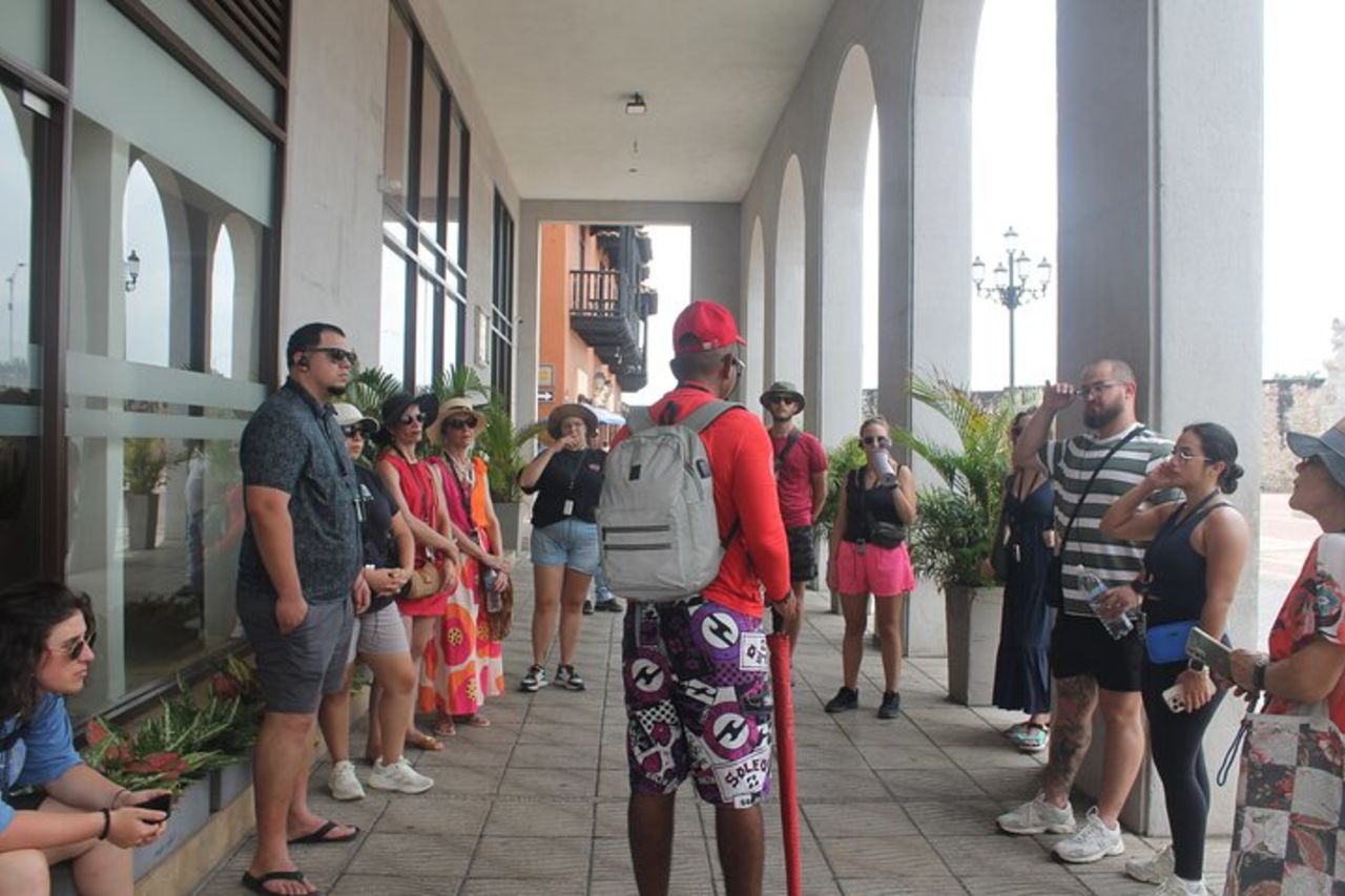 Cartagena murata: Tour di gruppo con sistema audio dal vivo — 4