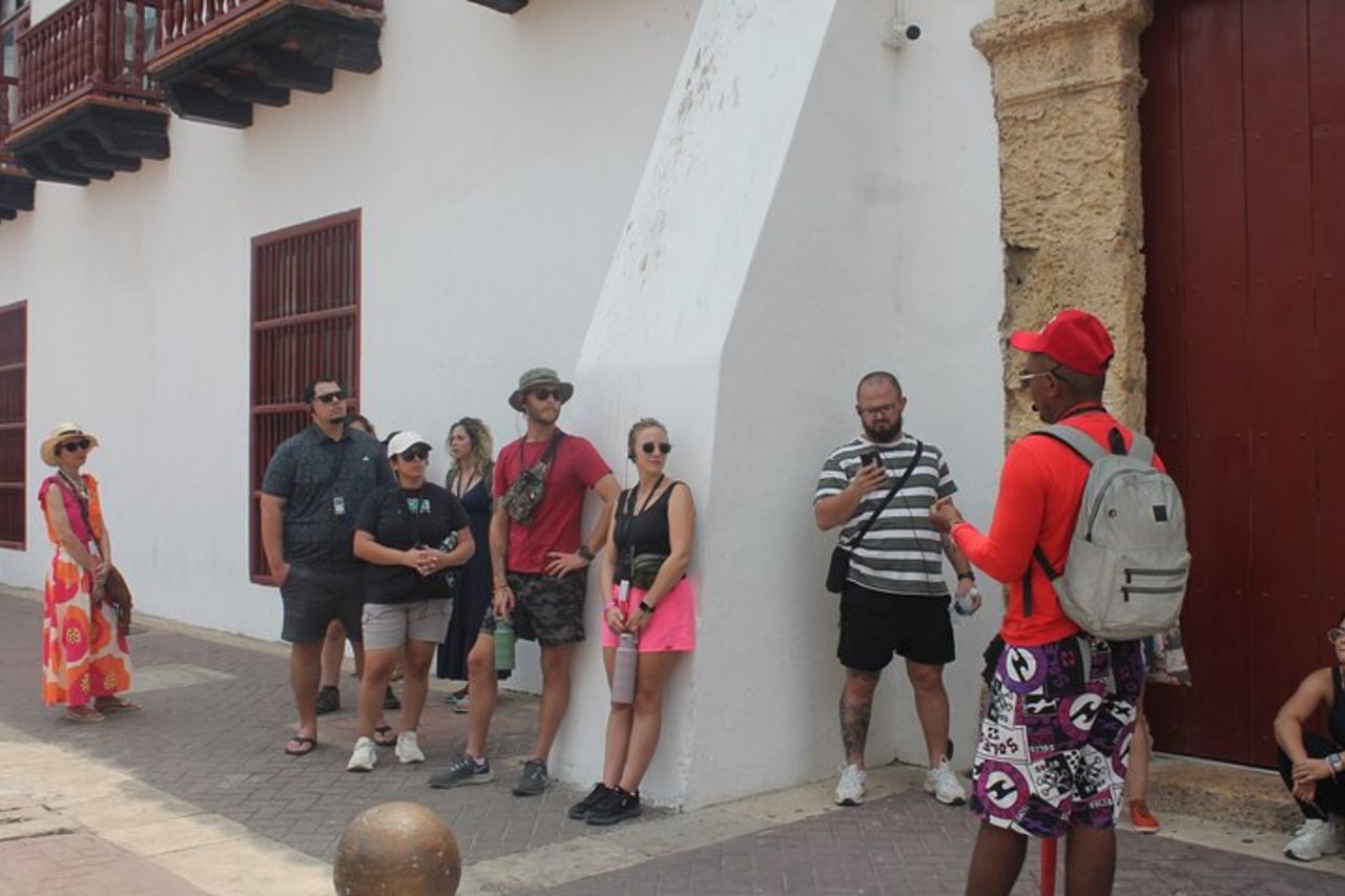Cartagena murata: Tour di gruppo con sistema audio dal vivo — 3