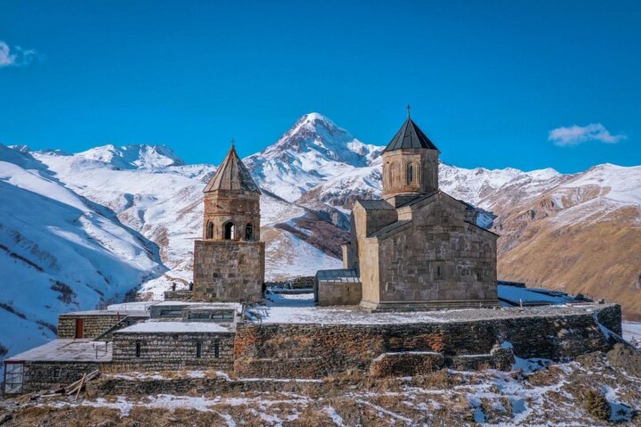 Da Tbilisi: tour di un giorno di Kazbegi, Trinità di Gergeti, Ananuri e Gudauri — 3