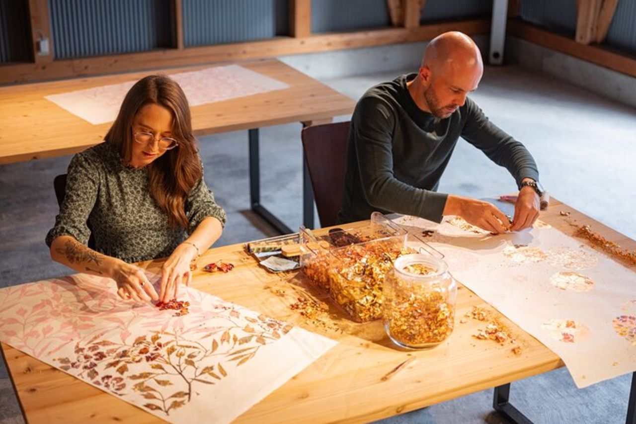 Arazzo Washi dorato e tour della fabbrica di carta a Uchiko
