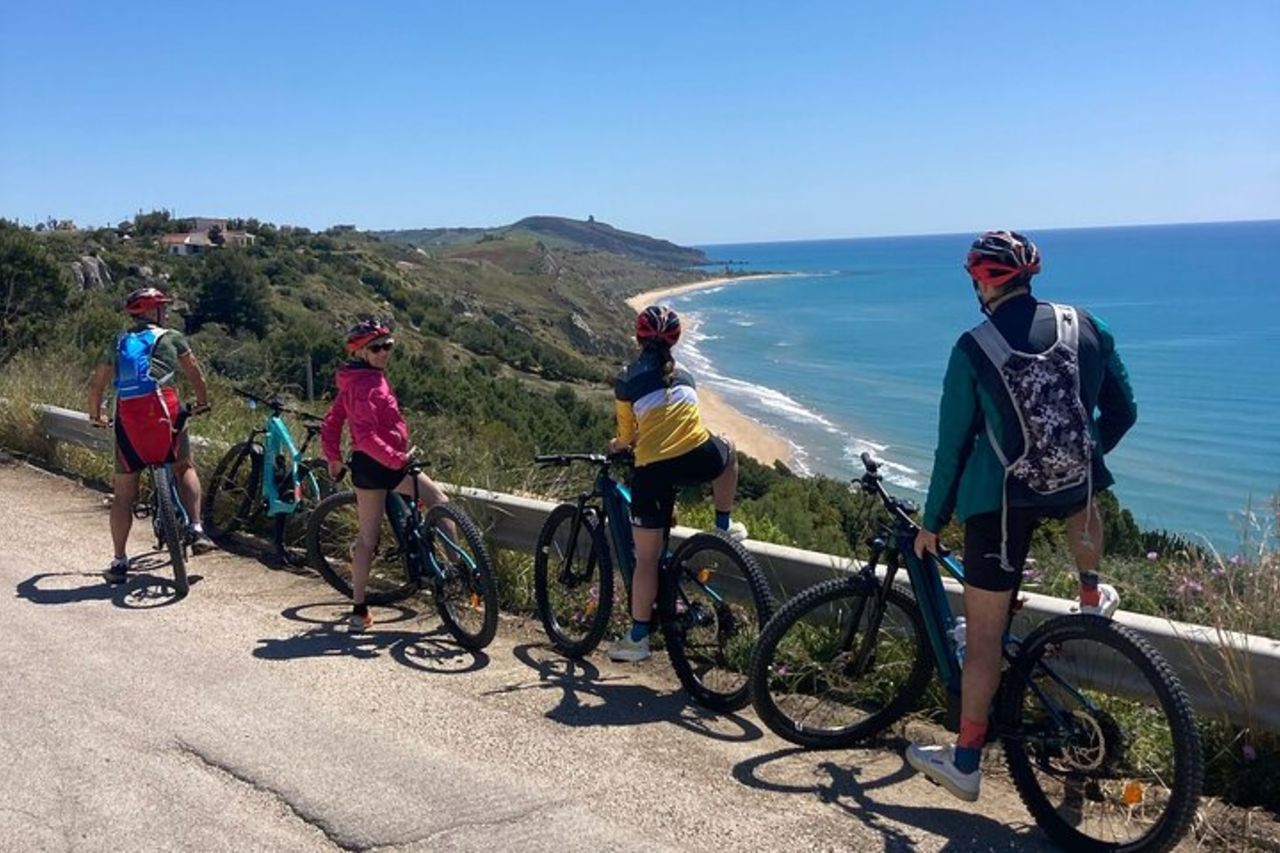Scala dei Turchi E-BIKE TOUR: Borghi, street food e mare — 4
