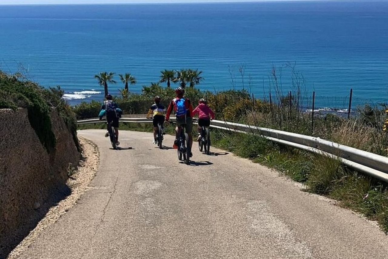 Scala dei Turchi E-BIKE TOUR: Borghi, street food e mare — 6