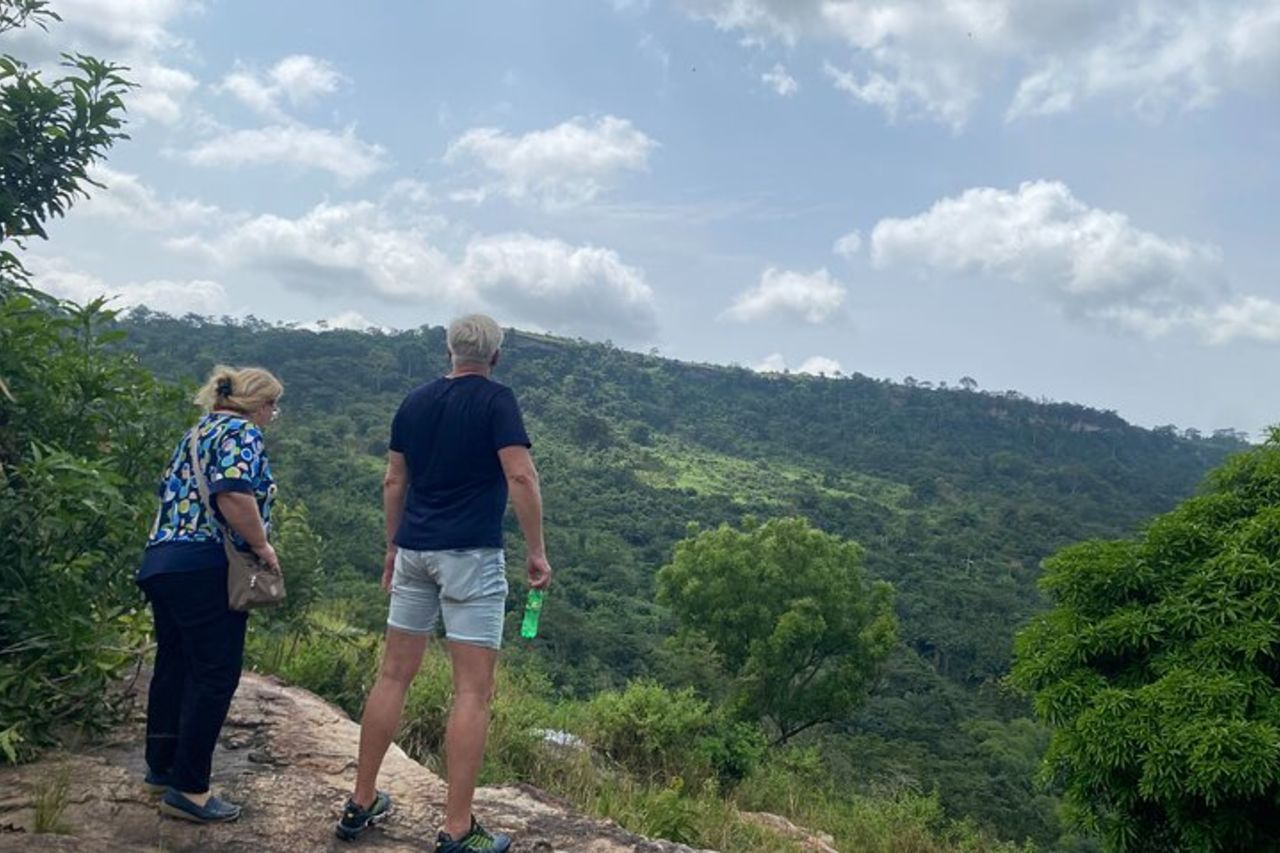 Tour di un giorno delle cascate di Boti Aburi Gardens e Cocoa Farms — 4