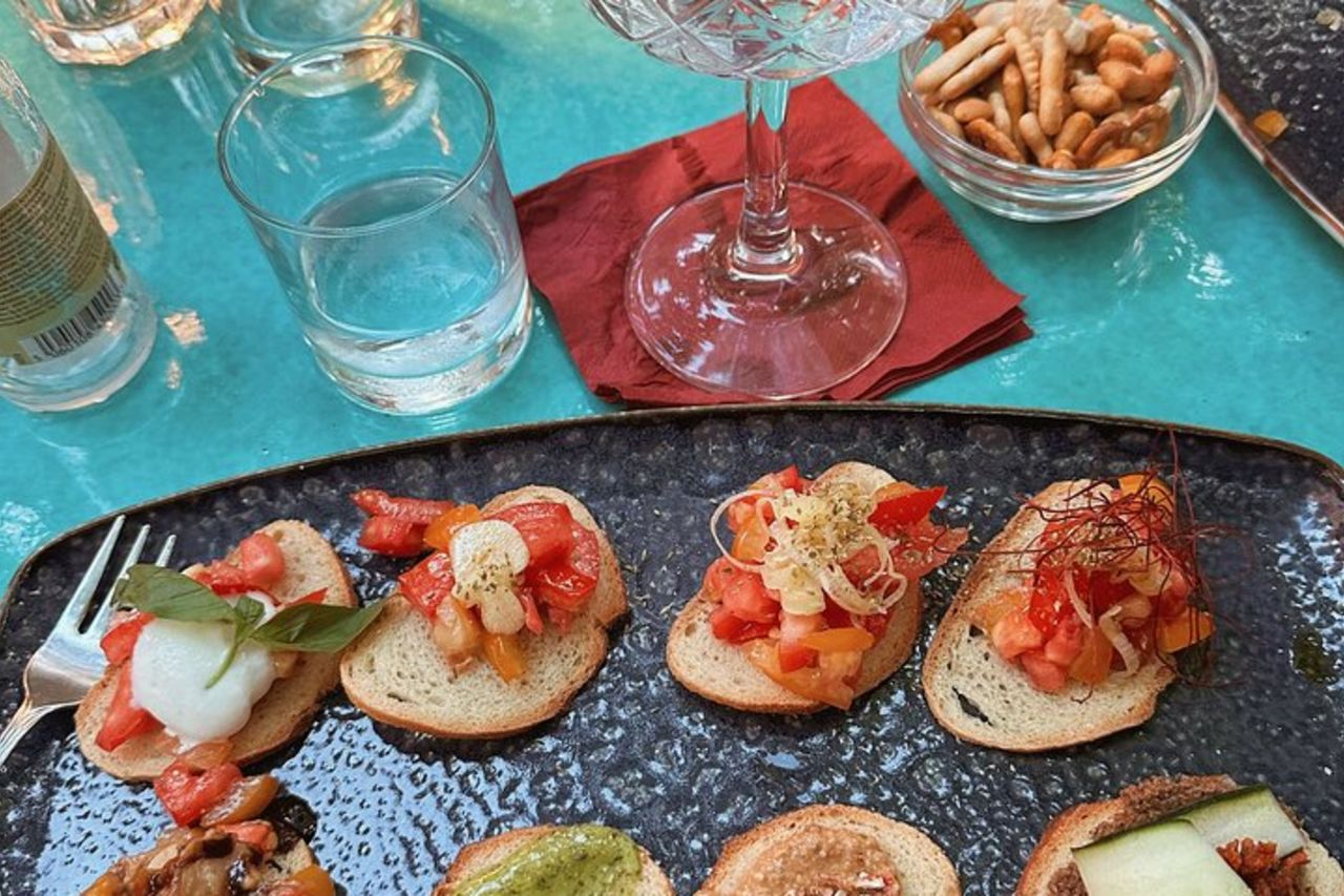 Tour a piedi al tramonto di Taormina con vino, pizza e cannoli — 7