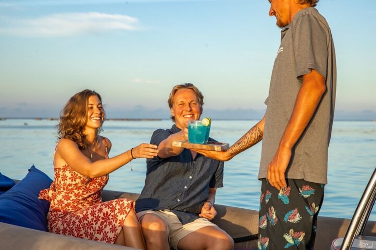 Escursione esclusiva al tramonto nella laguna con razze e squali — 4