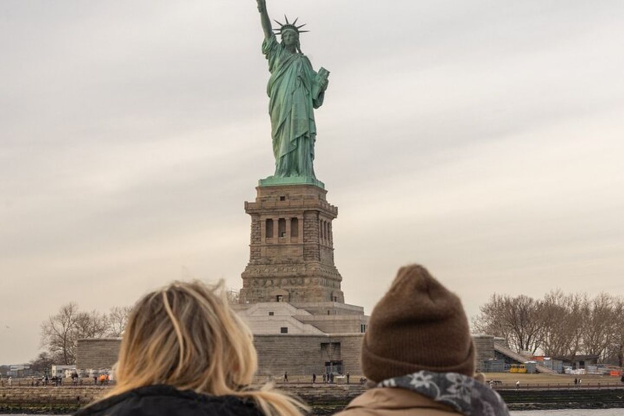 Crociera Statua della Libertà e Skyline di New York - Freedom Liberty Tour — 9
