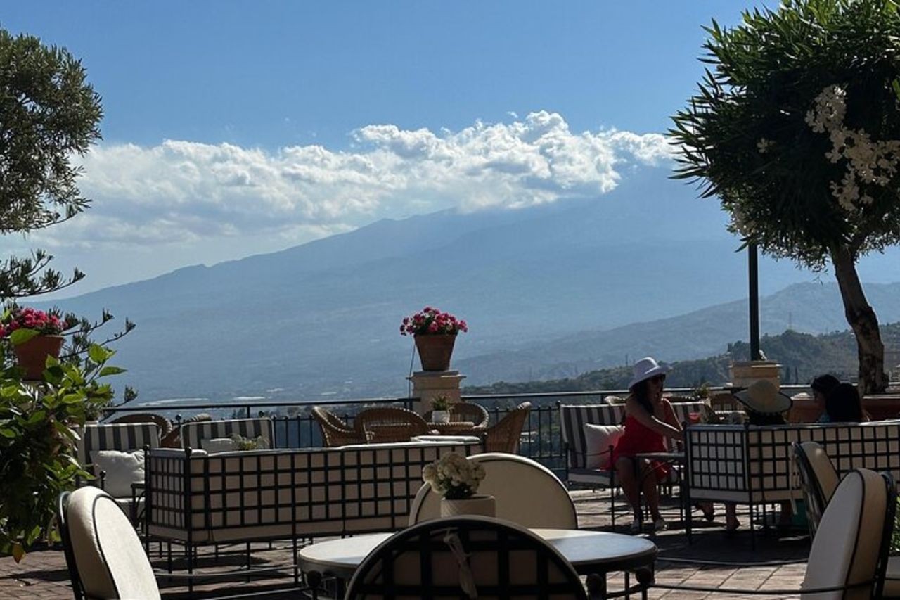 Tour a piedi al tramonto di Taormina con vino, pizza e cannoli — 2