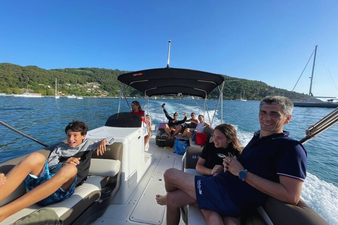 Tour in barca al tramonto di sola andata di 3 ore da Monterosso a La Spezia — 4