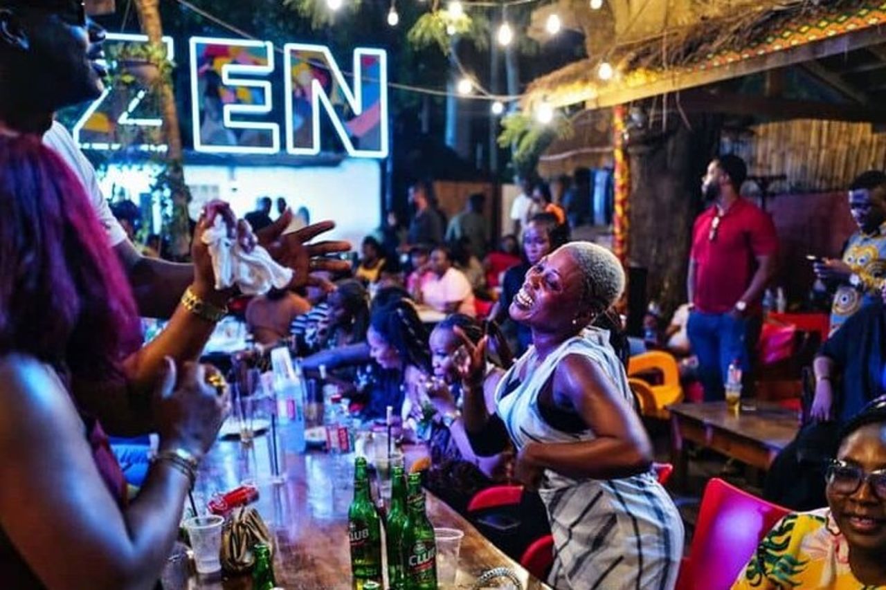 Tour della vita notturna di Accra: vivi fantastiche vibrazioni e 3 bevande gratuite — 8